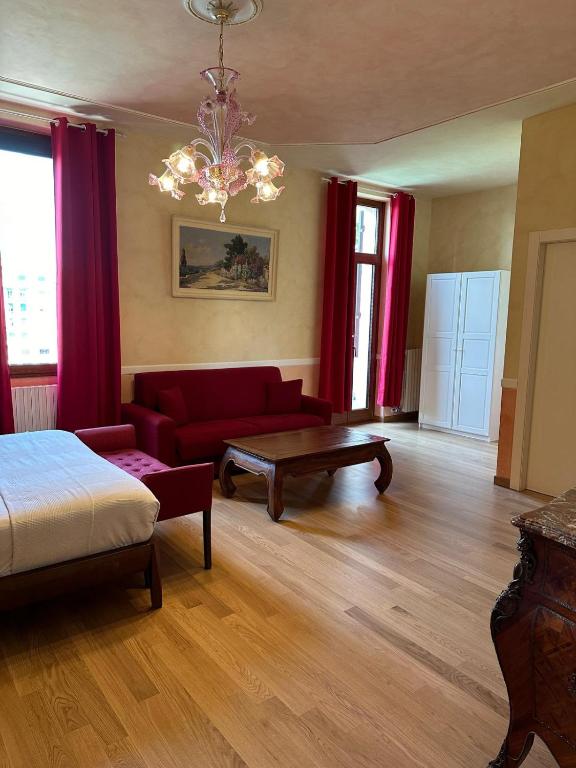 Postel nebo postele na pokoji v ubytování Lady Verona Residence