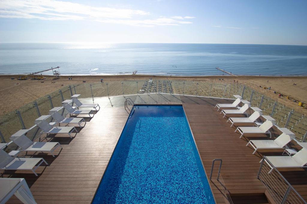 Bazén v ubytování Hotel Atlantico nebo v jeho okolí