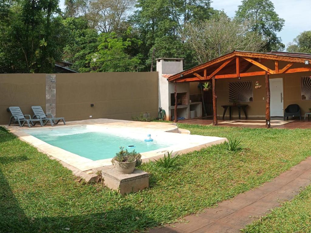 Πισίνα στο ή κοντά στο La Rufina Lodge