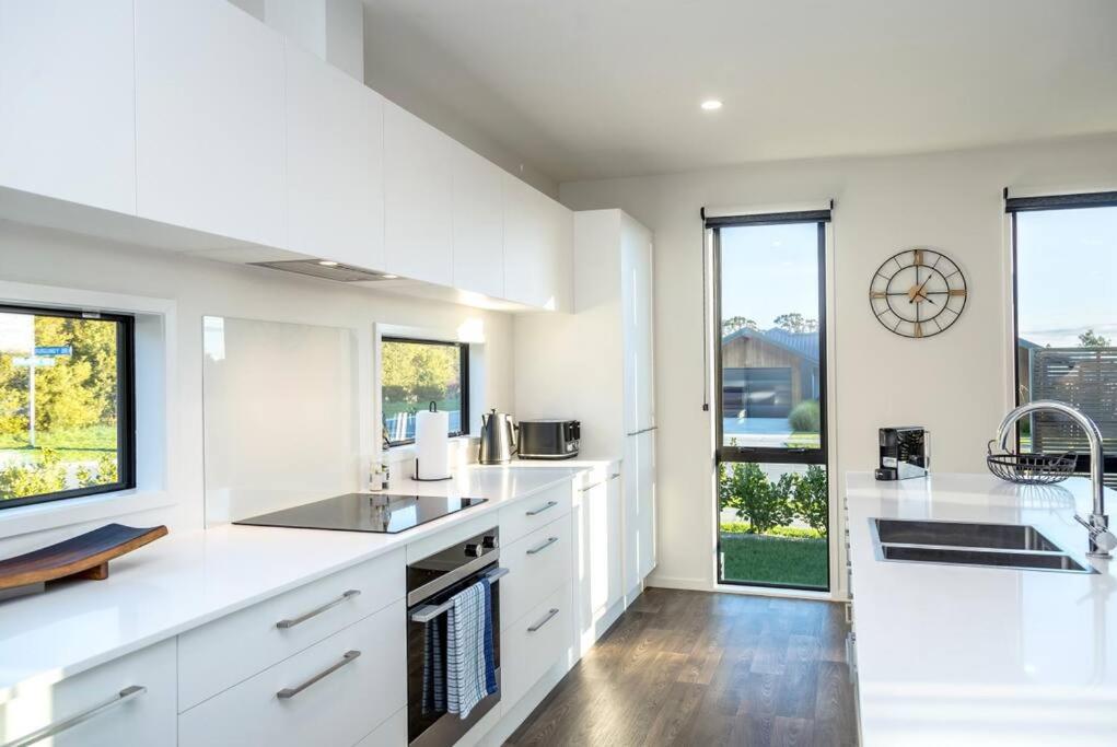 Luxe on Burgundy - Resim 21