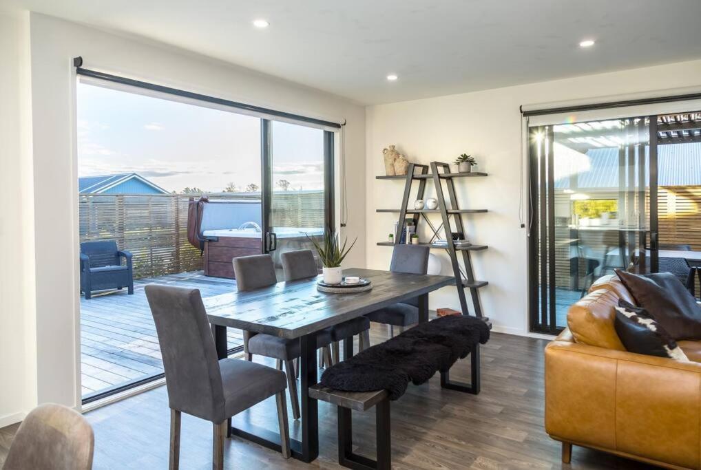 Luxe on Burgundy - Resim 19