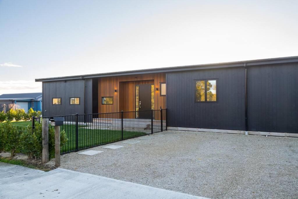 Luxe on Burgundy - Resim 9