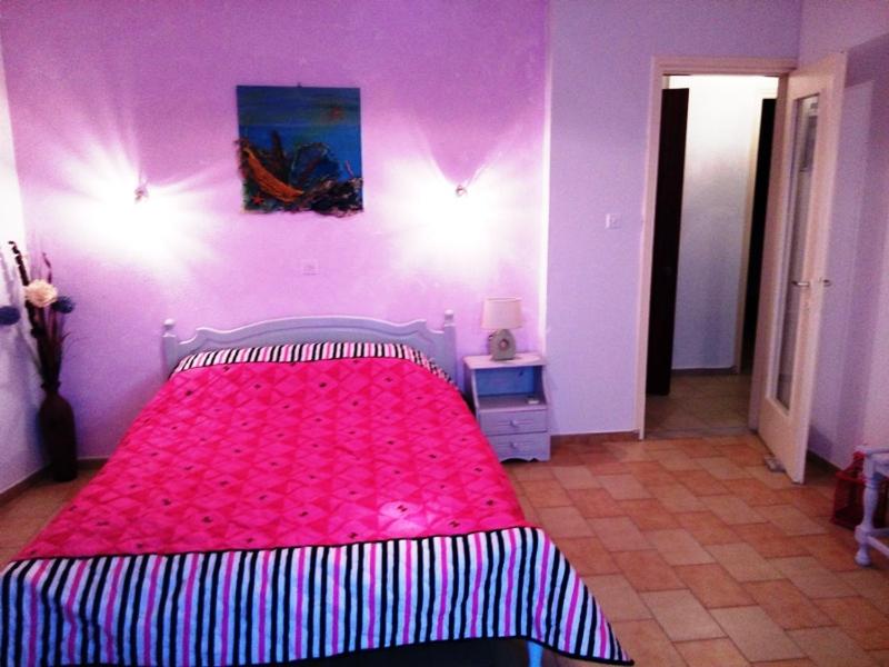 Postel nebo postele na pokoji v ubytování skiathosrooms-appartments for holidays