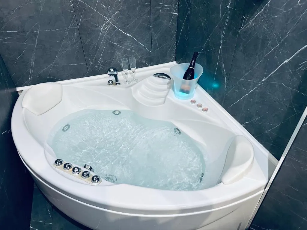 Los 10 mejores alojamientos de Foggia, Italia | Booking.com, image size:1024x768