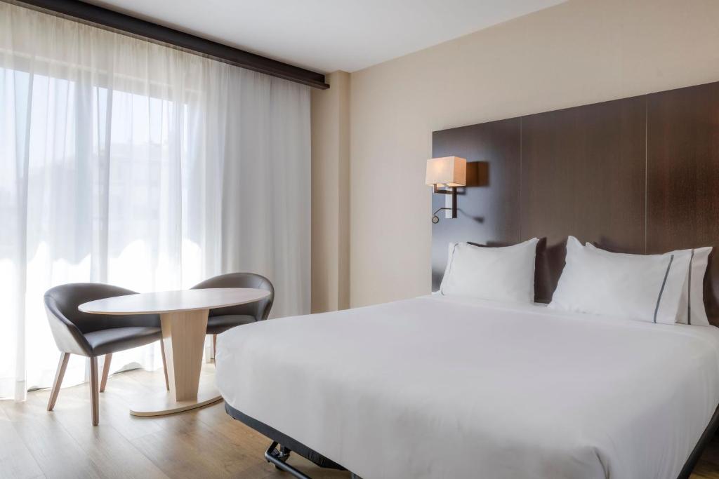 AC Hotel Ciutat de Palma by Marriott - Resim 7