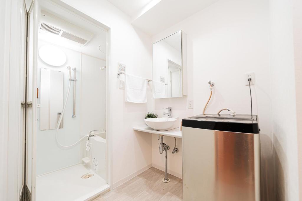 Shinjuku luxury Apart ment 2 minutes from Higashi-Shinjuku的一间浴室