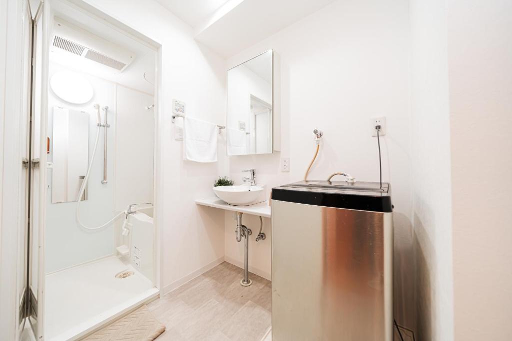Shinjuku luxury Apart ment 2 minutes from Higashi-Shinjuku的一间浴室