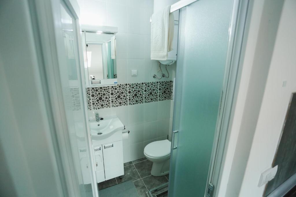 Koupelna v ubytování Apartmani Davidović