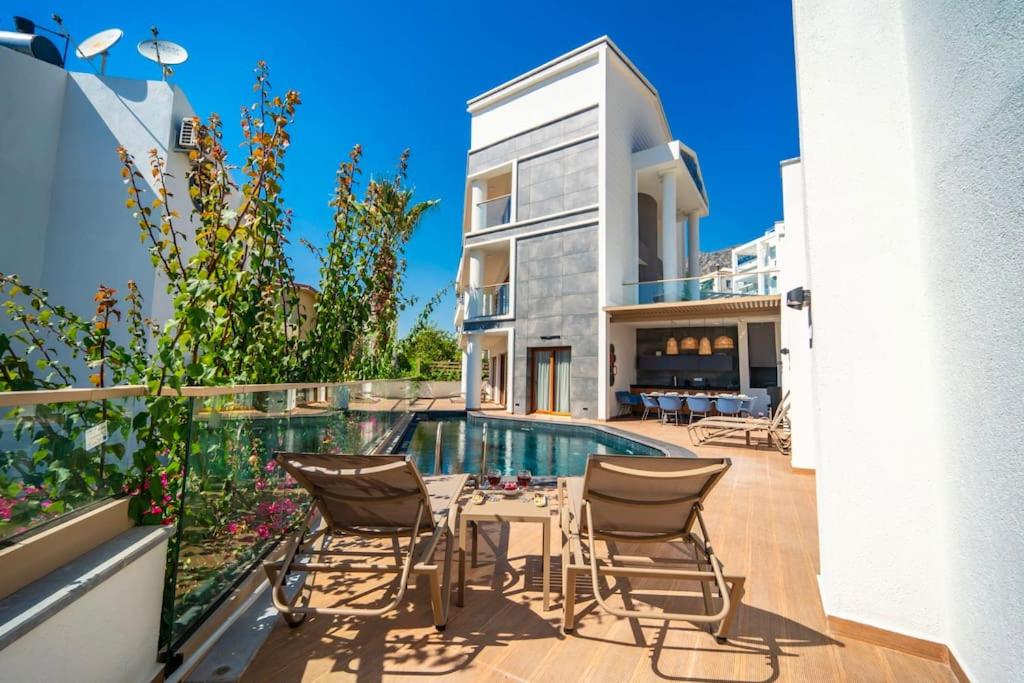 Μπαλκόνι ή βεράντα στο ViLLA ARHAN