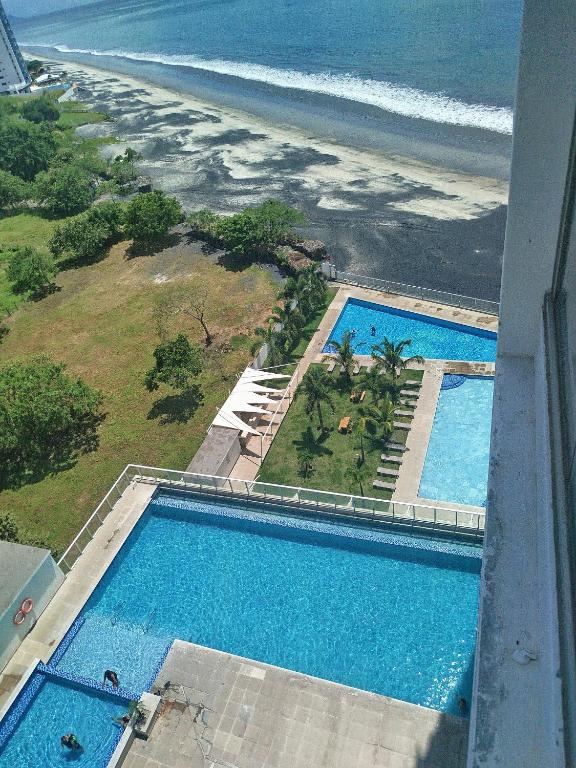 Bazén v ubytování Gorgona playa nebo v jeho okolí