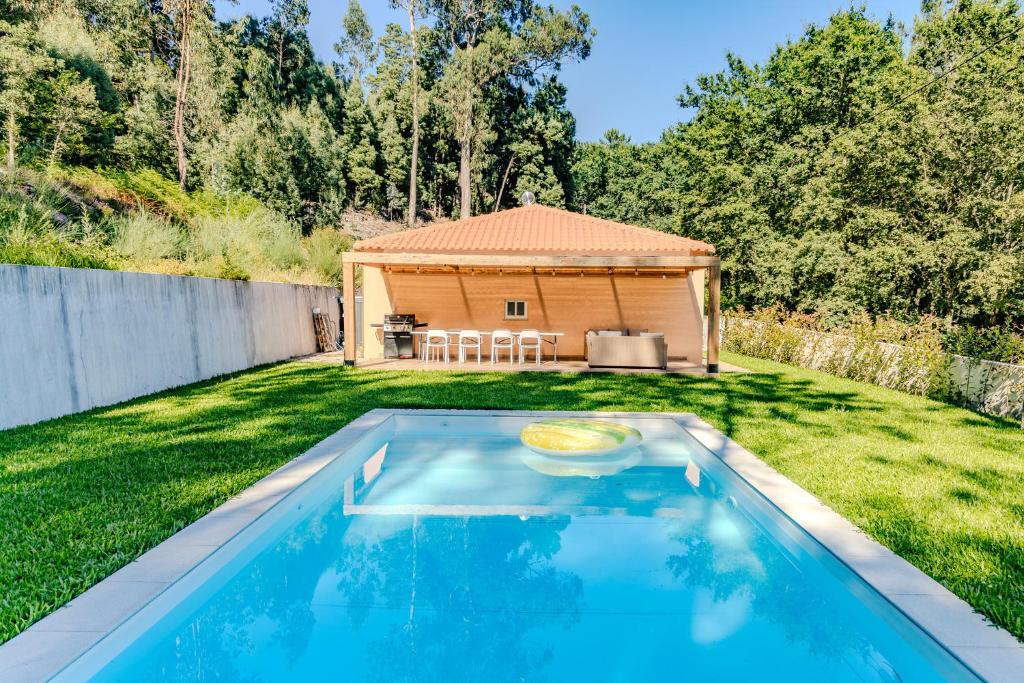Πισίνα στο ή κοντά στο Casa do Bosque