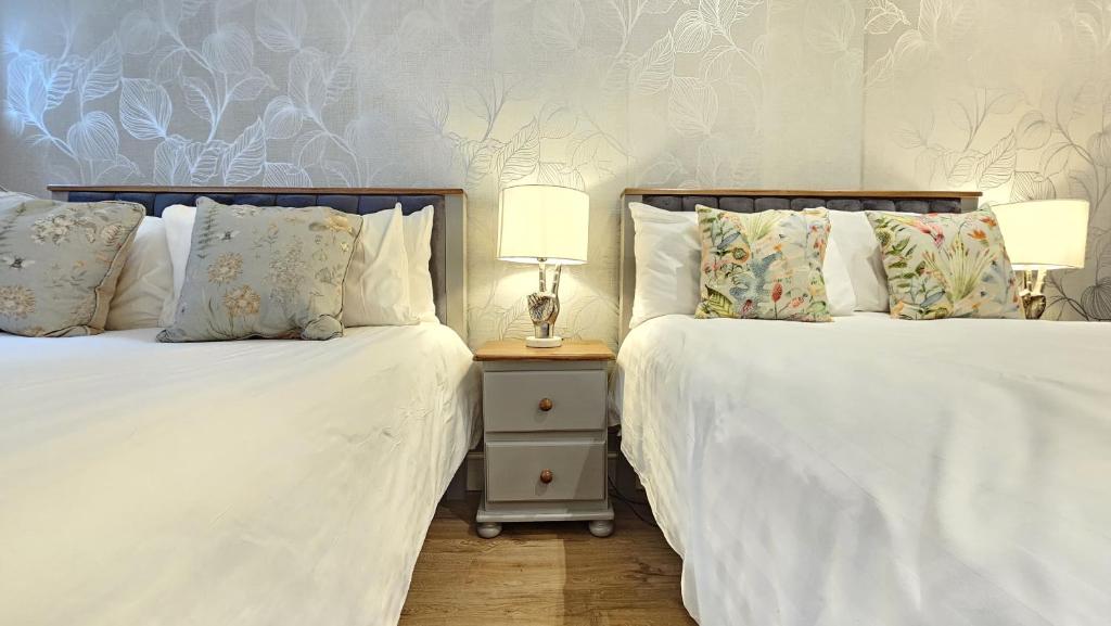 The Avonmore Olympia - Quadruple Room With Bathroom