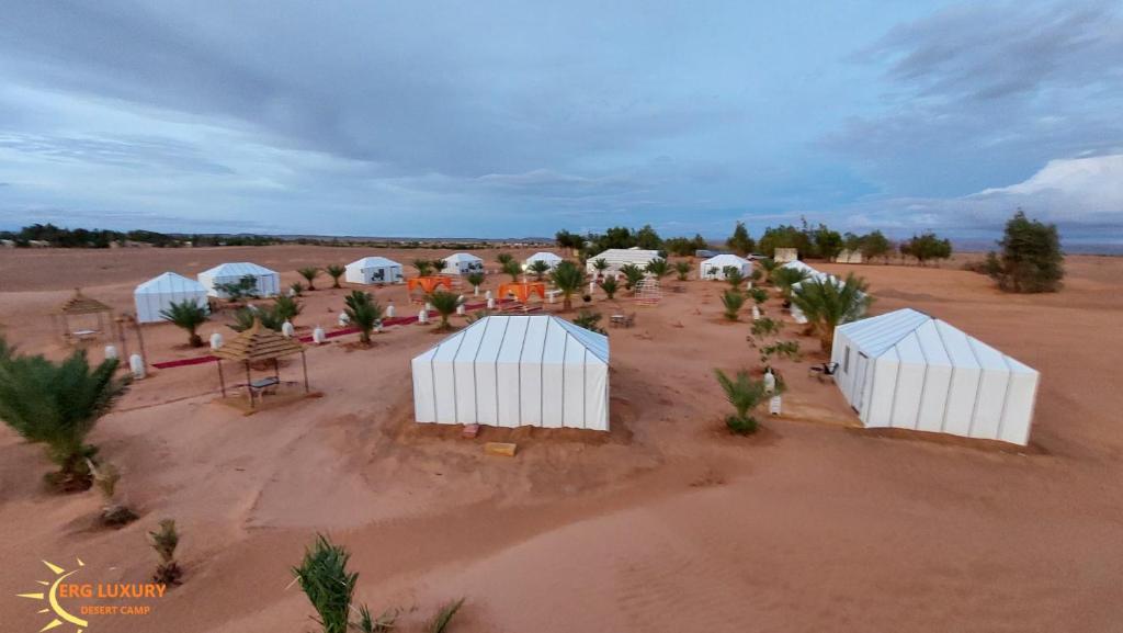 Příroda nedaleko luxury tent