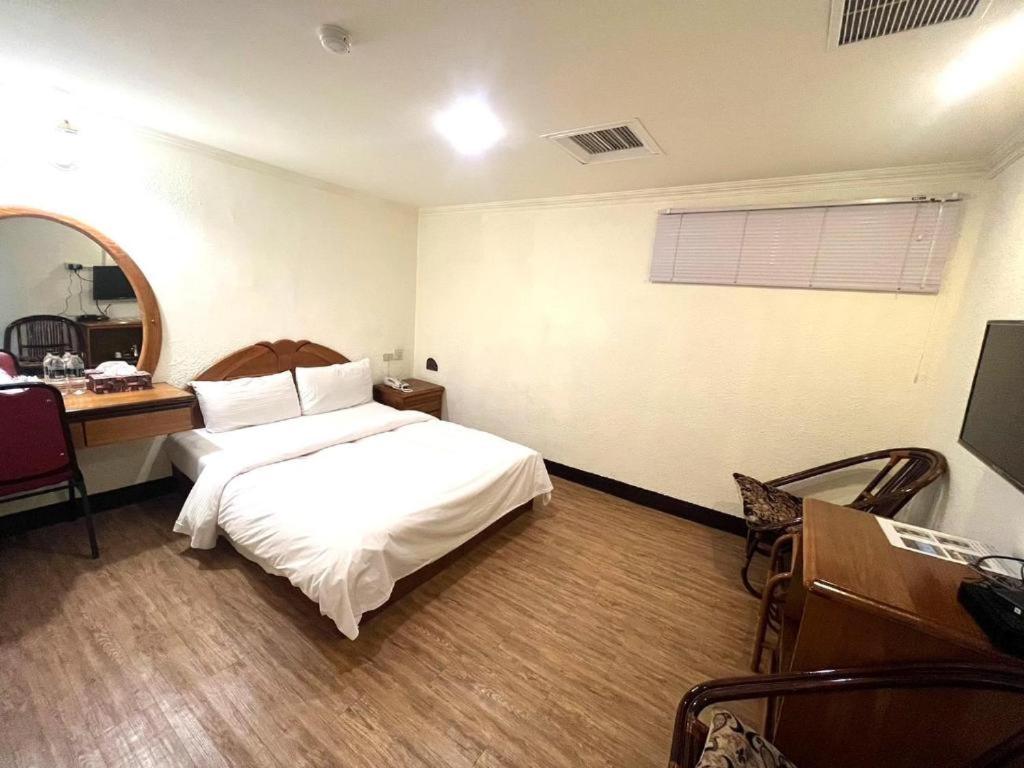 Tzu Chi Hotel - Standaard Tweepersoonskamer - Geen Venster