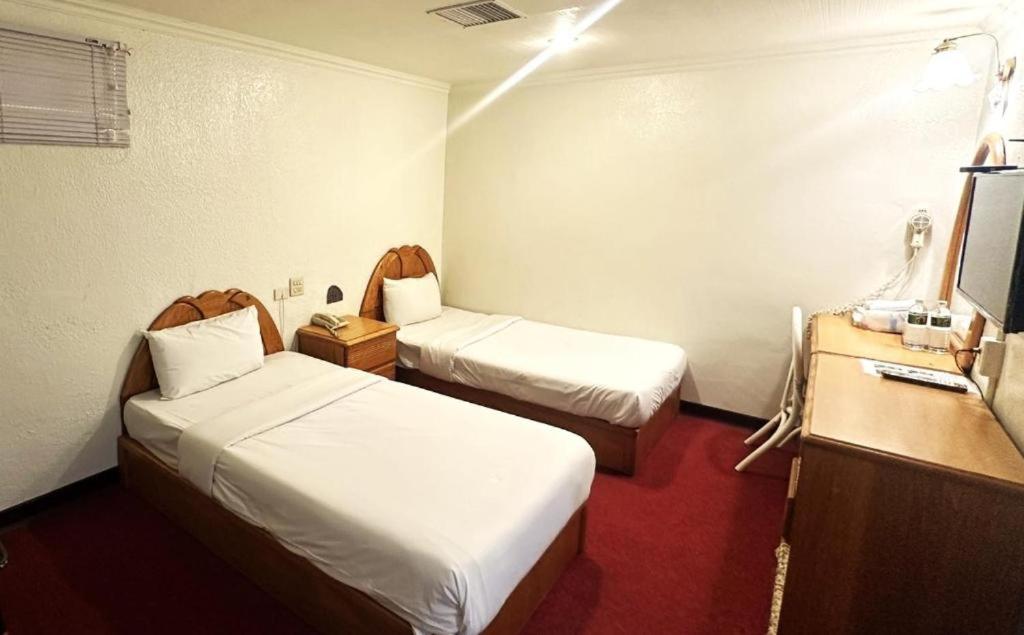 Tzu Chi Hotel - Standaard Twin Room - Geen Venster