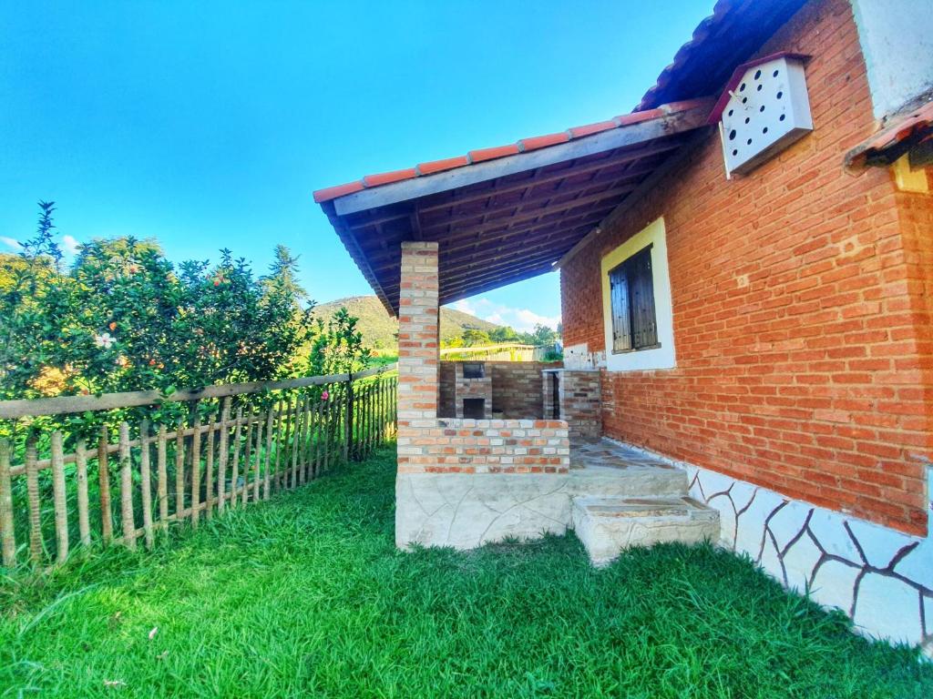 Zahrada ubytování Chalé e Camping Elementais