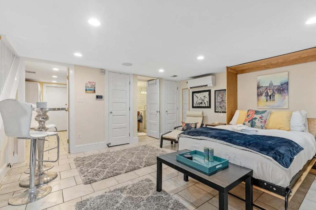 Gallery image of Stylish City Studio in the Heart of Capitol Hill in Washington, D.C.