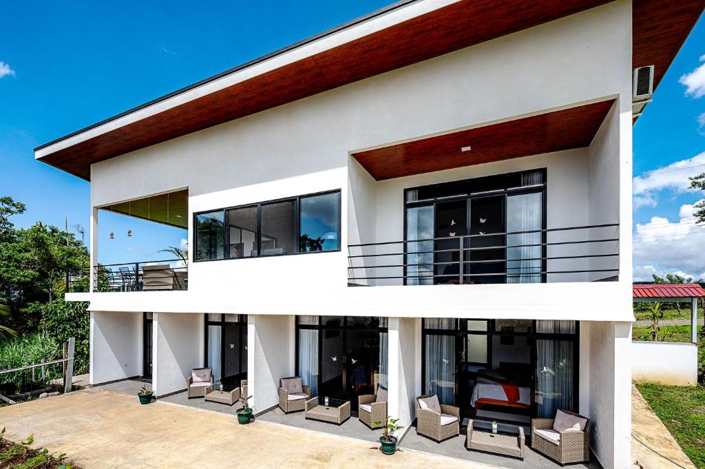 Balkón nebo terasa v ubytování Villas Santa Maria - Private Bay Lake Arenal