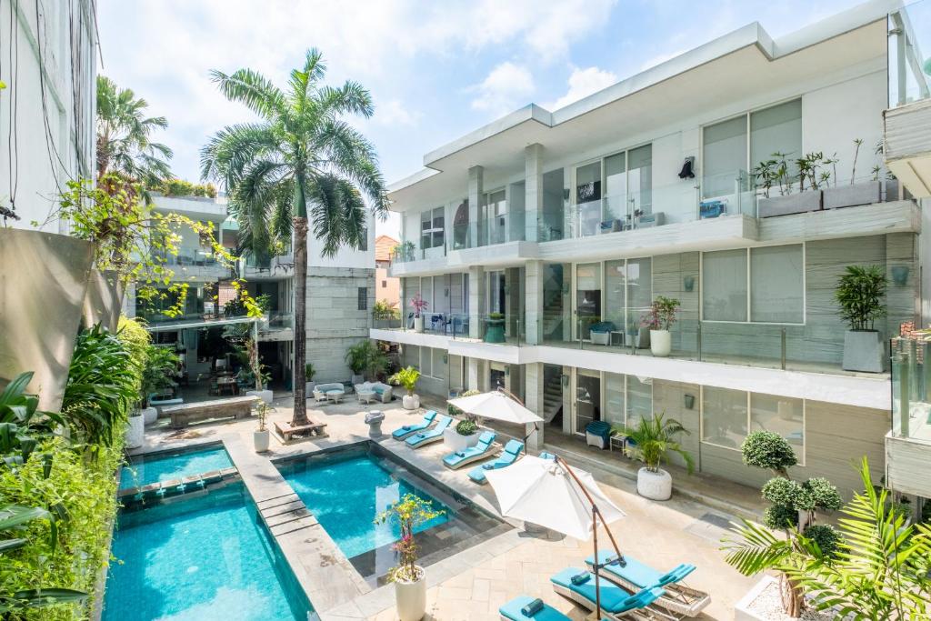 Bazén v ubytování AQ-VA Hotel & Villas Seminyak nebo v jeho okolí
