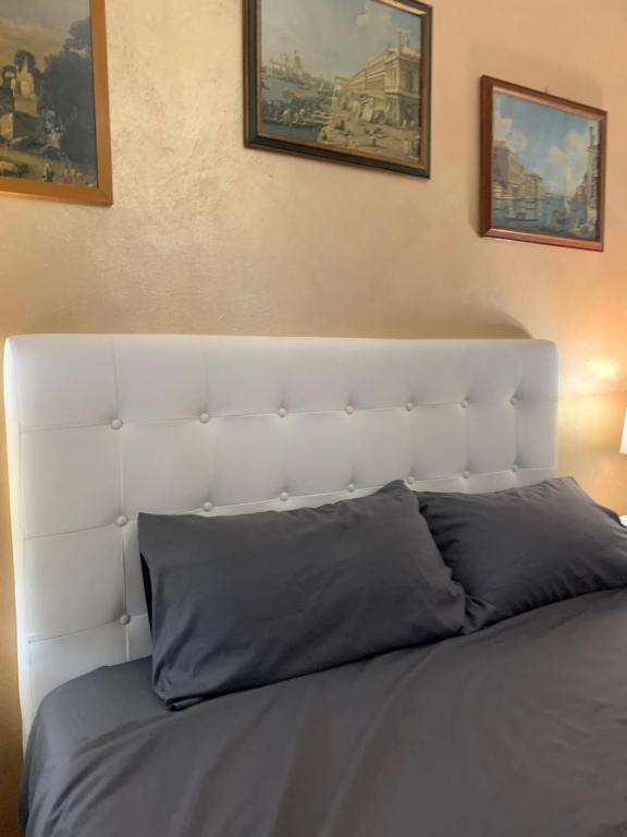 Postel nebo postele na pokoji v ubytování PRINCIPE ROOMS