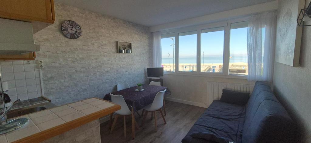 residence du bord de mer 9 appartements face a la mer - Apartamento Con Vista Al Mar