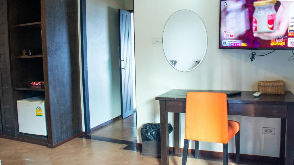 TV a/nebo společenská místnost v ubytování Chidlom Resort