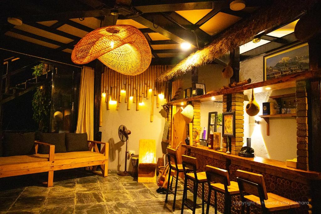 Restaurace v ubytování The Hideout Villa Pokhara