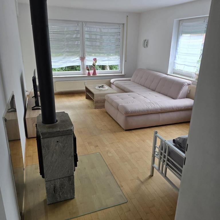 Χώρος καθιστικού στο 3 Zimmer EG Wohnung in Erbach
