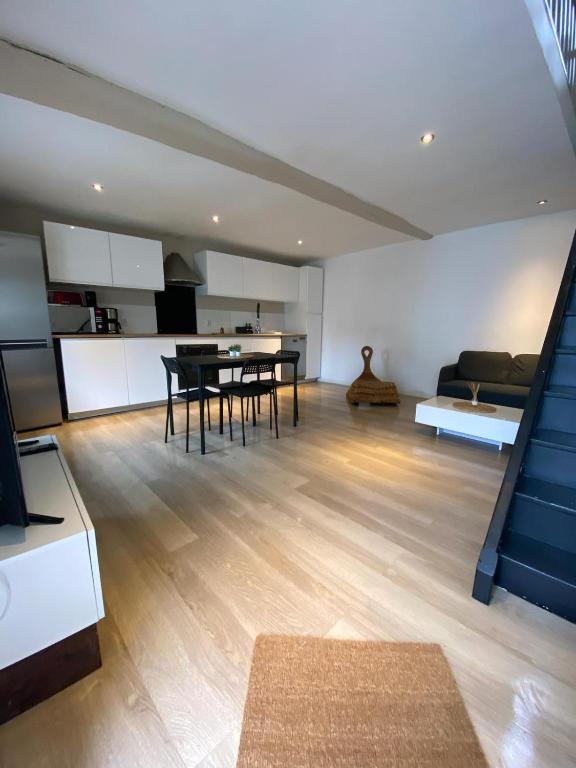 Η κουζίνα ή μικρή κουζίνα στο Petite maison de ville