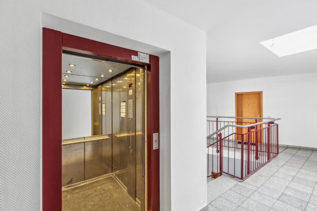Modernes City-Apartment zentral am Hasselbachplatz - Apartamento De Dos Dormitorios
