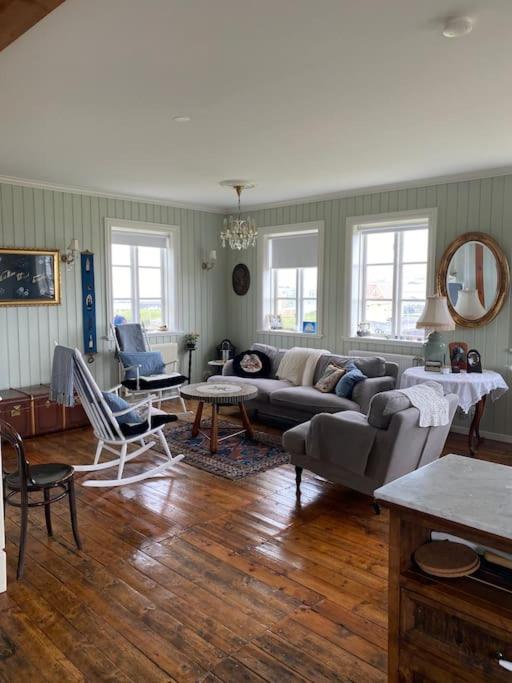 Posezení v ubytování Villa Stykkisholmur