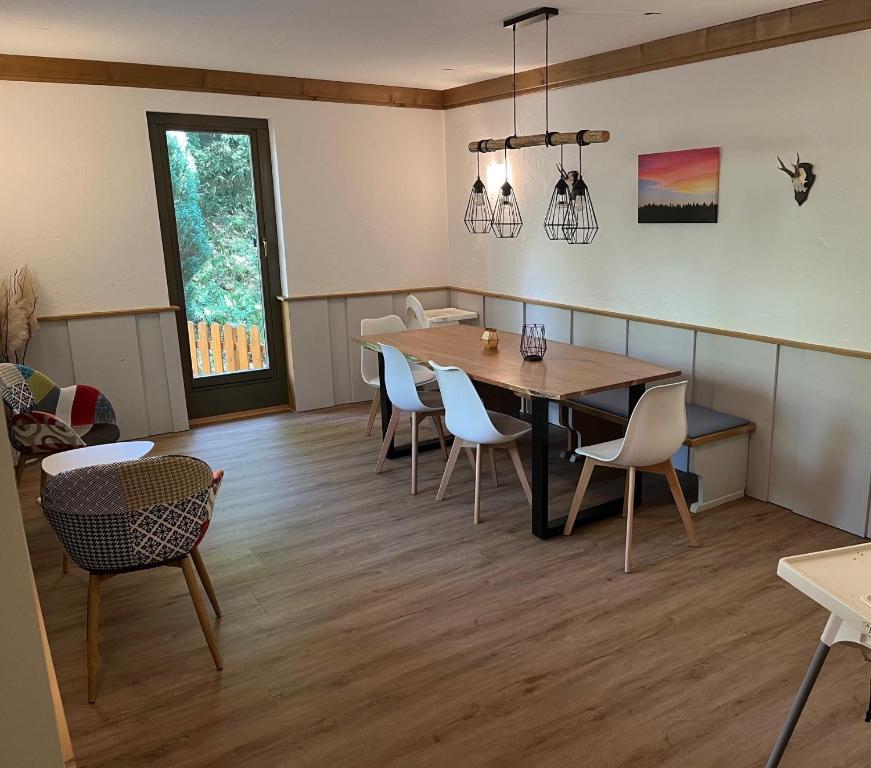 Posezení v ubytování Ferienappartement Schwarzwaldeck in Todtnauberg