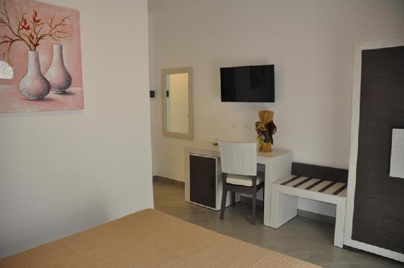 A television and/or entertainment centre at B&B Il Sole