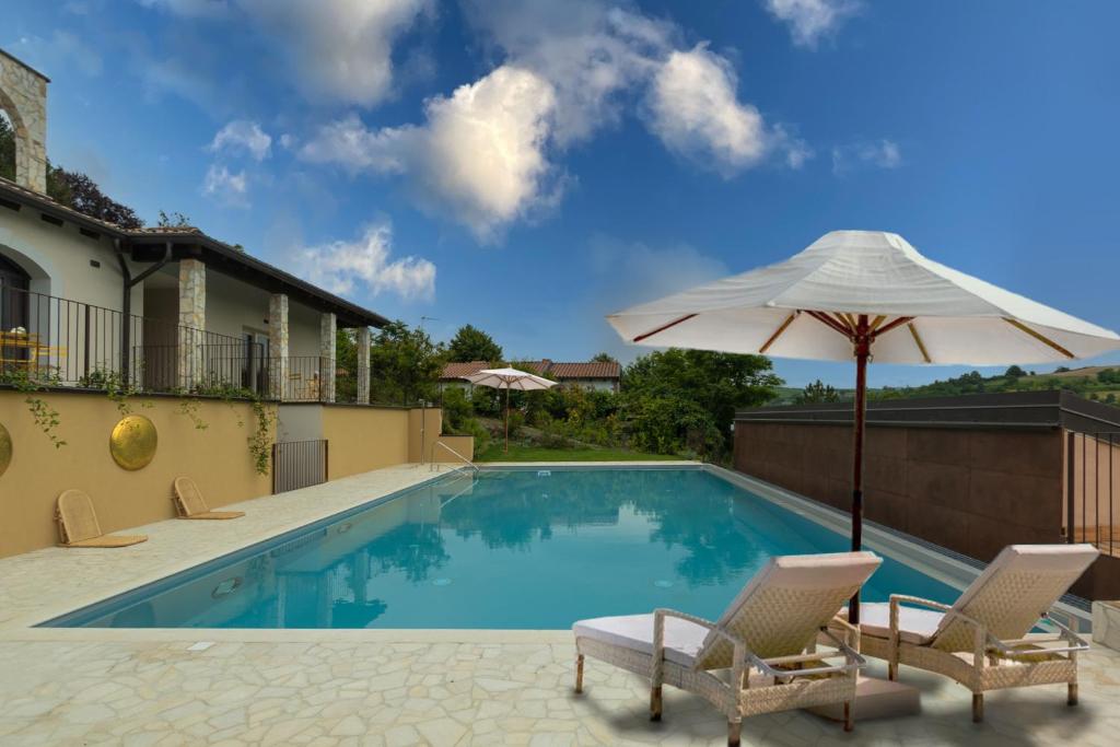 Bazén v ubytování Luce Boutique Hotel nebo v jeho okolí