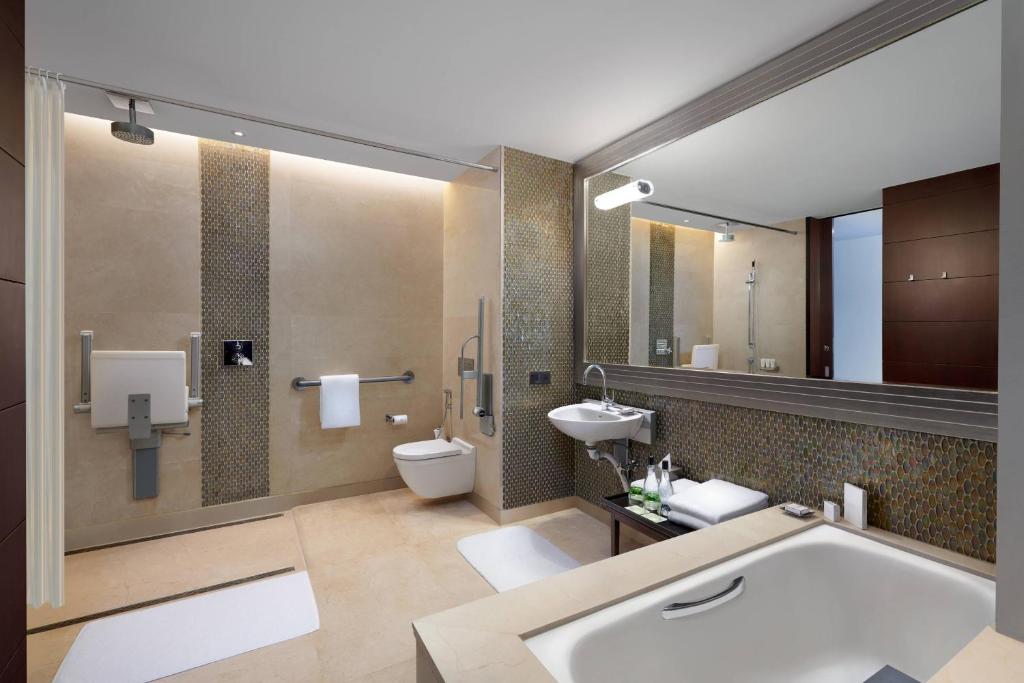 Koupelna v ubytování JW Marriott Hotel Bengaluru