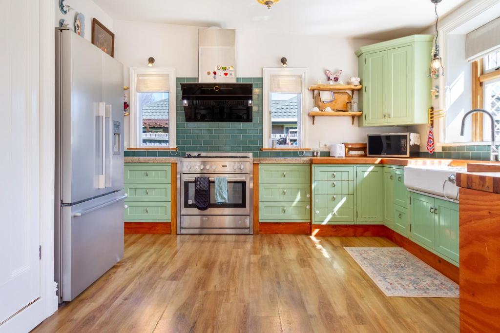 Charming 3-Bedroom Retreat - Resim 10