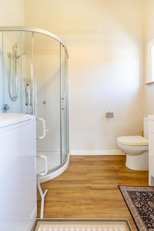 Charming 3-Bedroom Retreat - Resim 14