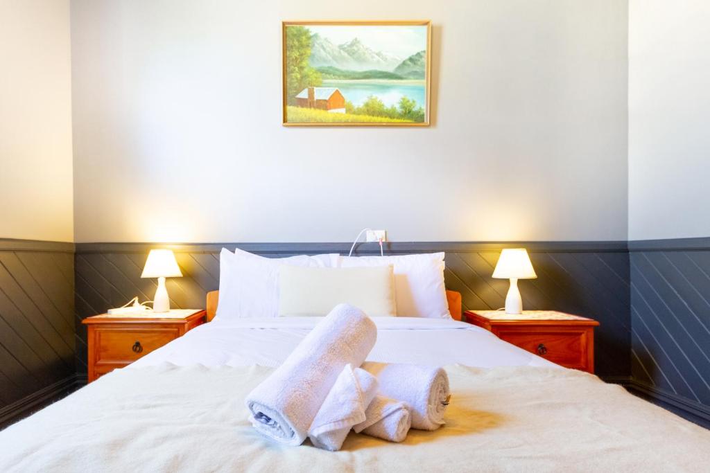 Charming 3-Bedroom Retreat - Resim 17