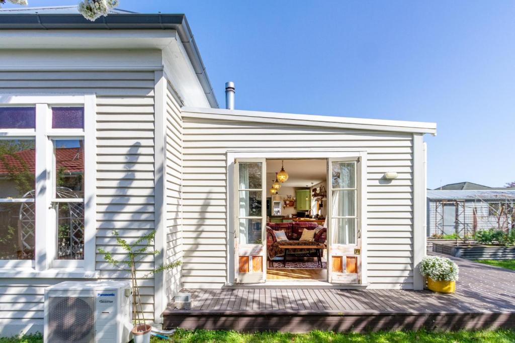 Charming 3-Bedroom Retreat - Resim 24