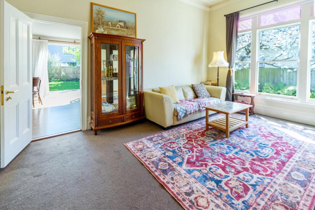 Charming 3-Bedroom Retreat - Resim 28