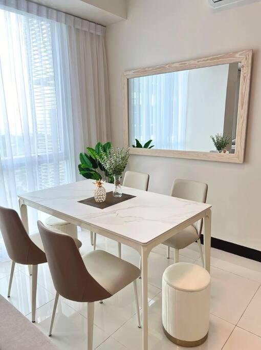 Fotografie z fotogalerie ubytování Home & Away - Luxury Condo in Mactan Newtown, Lapu-Lapu v destinaci Lapu Lapu City
