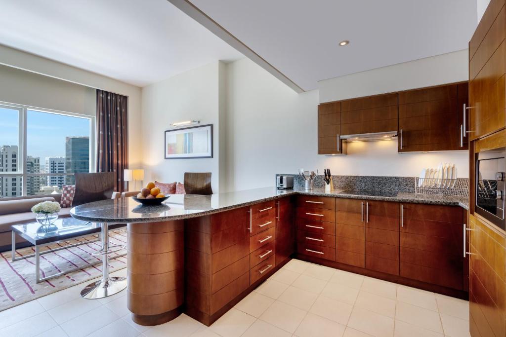 Grand Millennium Al Wahda Executive Apartments - Resim 17