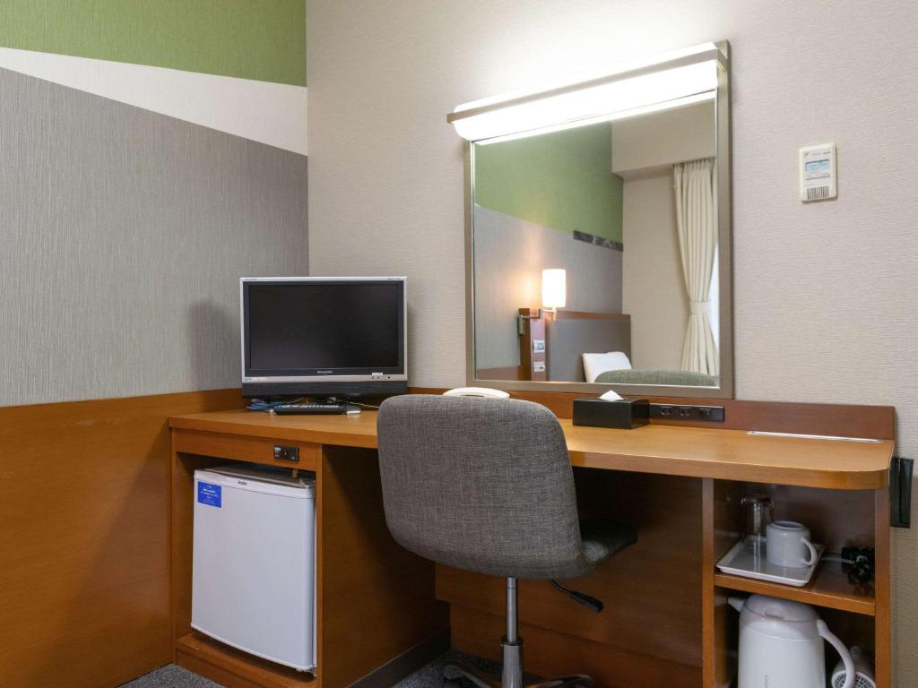 TV a/nebo společenská místnost v ubytování Comfort Hotel Toyama