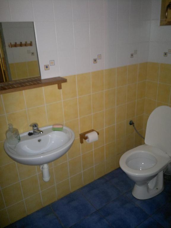 Koupelna v ubytování Chalupa U Kurišky