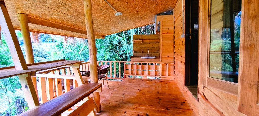 Balkón nebo terasa v ubytování PeaMoo Homestay