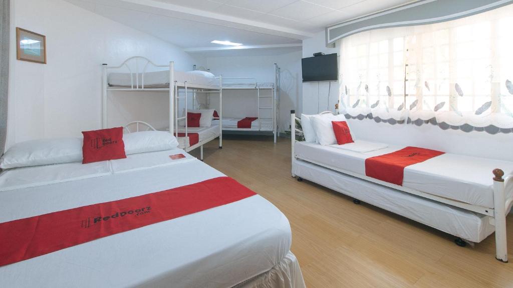 RedDoorz @ Yahweh Spring Retreat & Resort Laguna - Lit Dans 8 Lits Dortoir Mixte