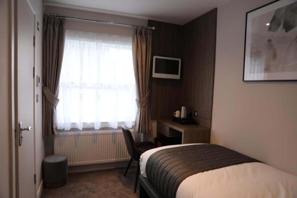 Reem Hotel - Single Room