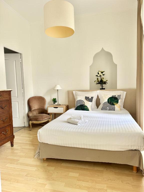 L'Orient Palace Apartments - One-Bedroom Apartment With Terrace And Garden View
