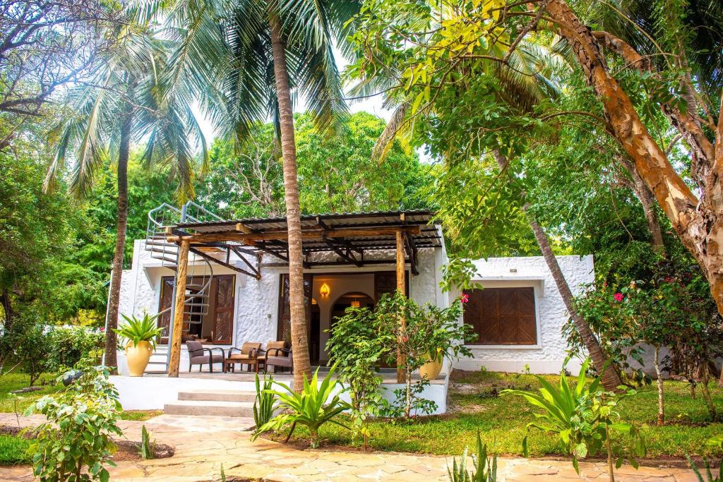 Zahrada ubytování Shimoni Reef Lodge