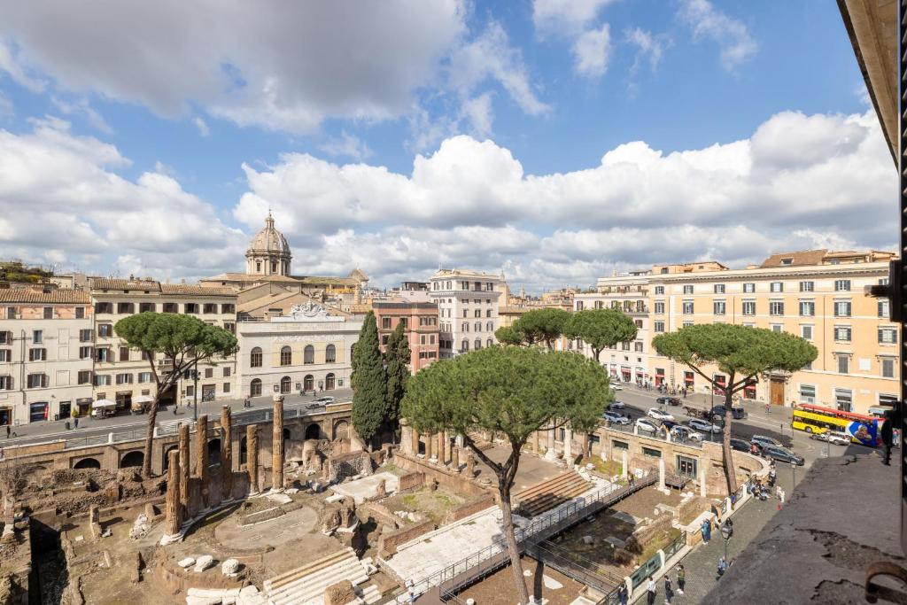 a view of the city of rome from a building at Temple View FCollection Superior Relais in Rome